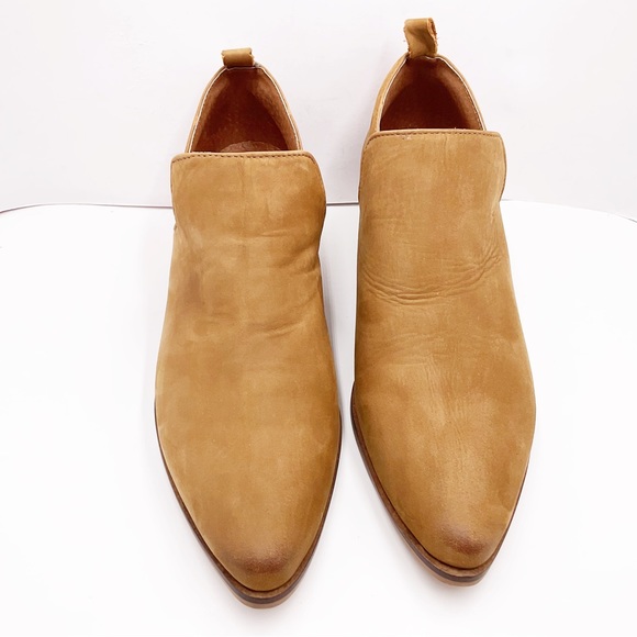 {ARTISAN BY ZIGI} Adal Pointed Toe Block Heel Slip On Leather Booties - Picture 8 of 16